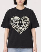 Mockup Boxy Heavyweight Tee Black female close-up 11