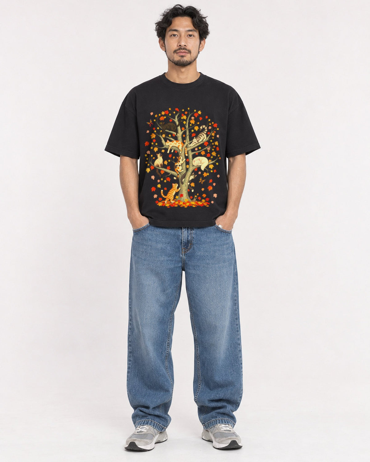 Mockup Boxy Heavyweight Tee Black male full-body 02