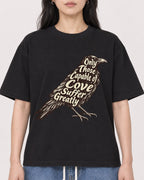 Mockup Boxy Heavyweight Tee Black female close-up 13