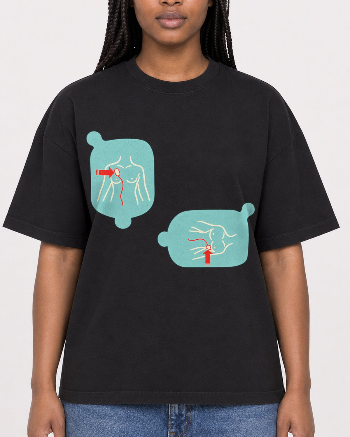 Mockup Boxy Heavyweight Tee Black female close-up 04