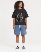 Mockup Boxy Heavyweight Tee Black female full-body 05