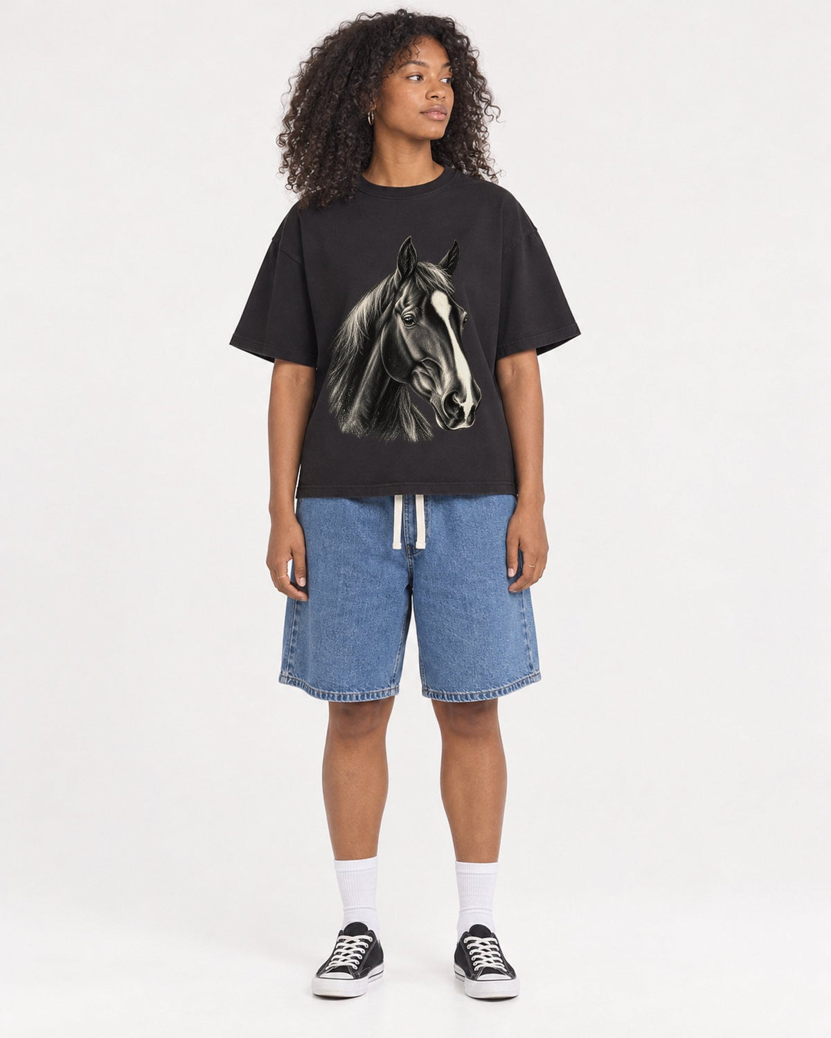 Mockup Boxy Heavyweight Tee Black female full-body 05