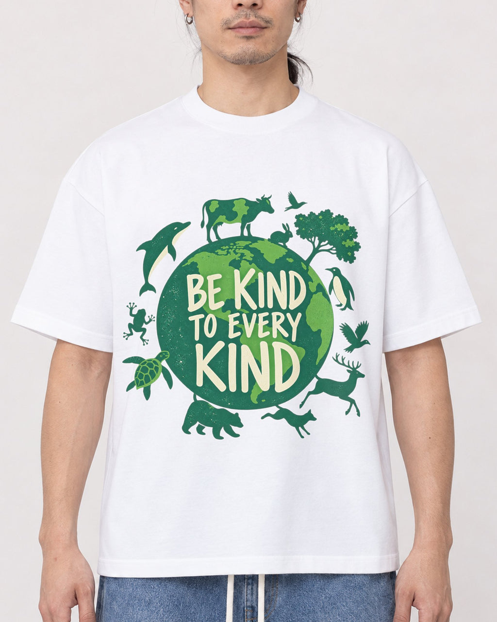 Mockup Boxy Heavyweight Tee White male close-up 43