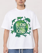 Mockup Boxy Heavyweight Tee White male close-up 43