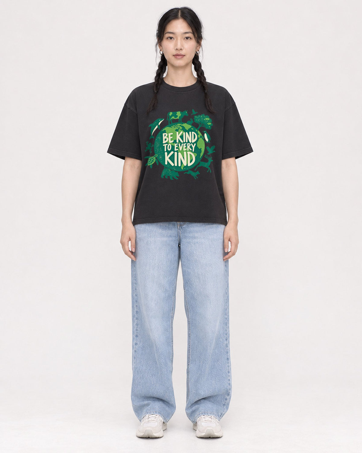 Mockup Boxy Heavyweight Tee Black female full-body 43