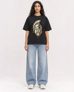 Mockup Boxy Heavyweight Tee Black female full-body 07
