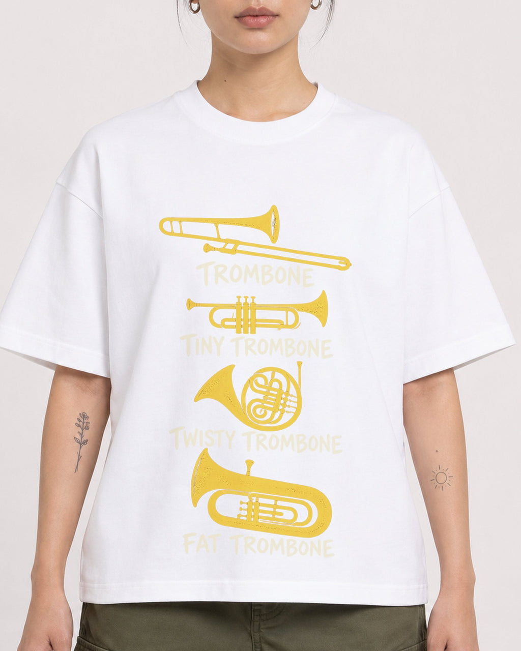 Mockup Boxy Heavyweight Tee White female close-up 12