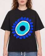 Mockup Boxy Heavyweight Tee Black female close-up 09