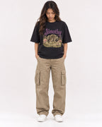 Mockup Boxy Heavyweight Tee Black female full-body 02