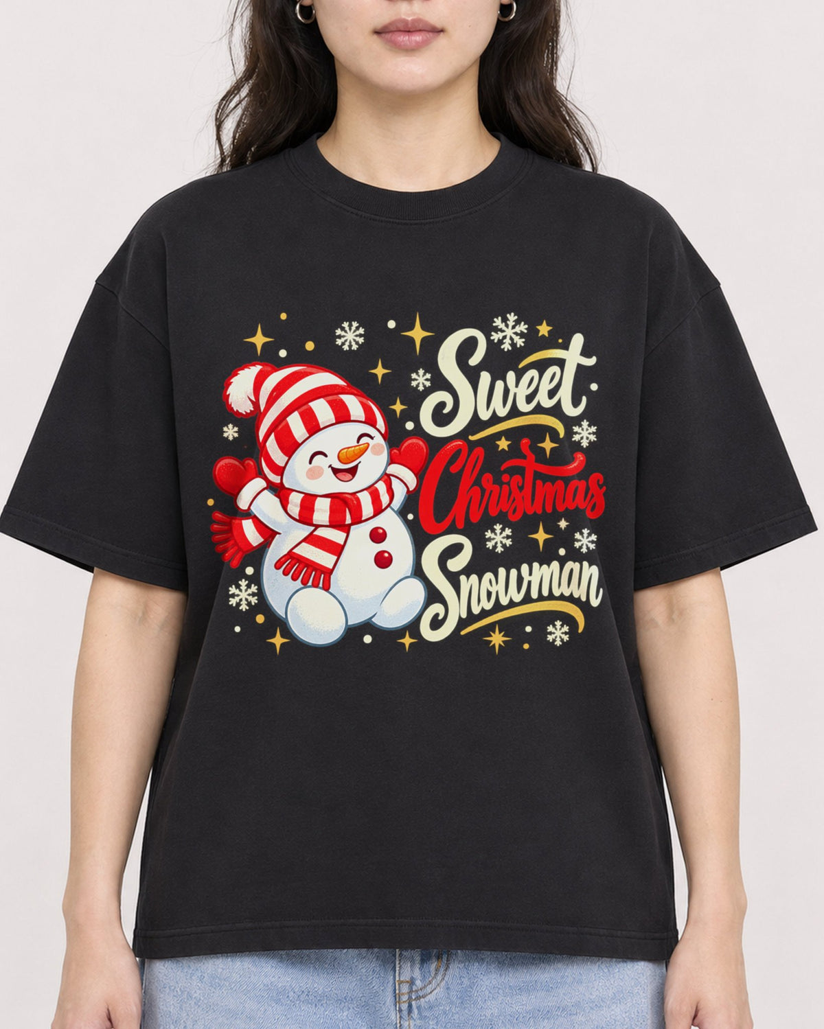 Mockup Boxy Heavyweight Tee Black female close-up 03