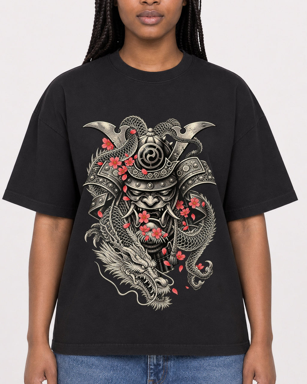 Mockup Boxy Heavyweight Tee Black female close-up 04