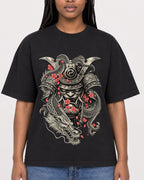 Mockup Boxy Heavyweight Tee Black female close-up 04