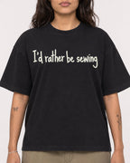 Mockup Boxy Heavyweight Tee Black female close-up 06