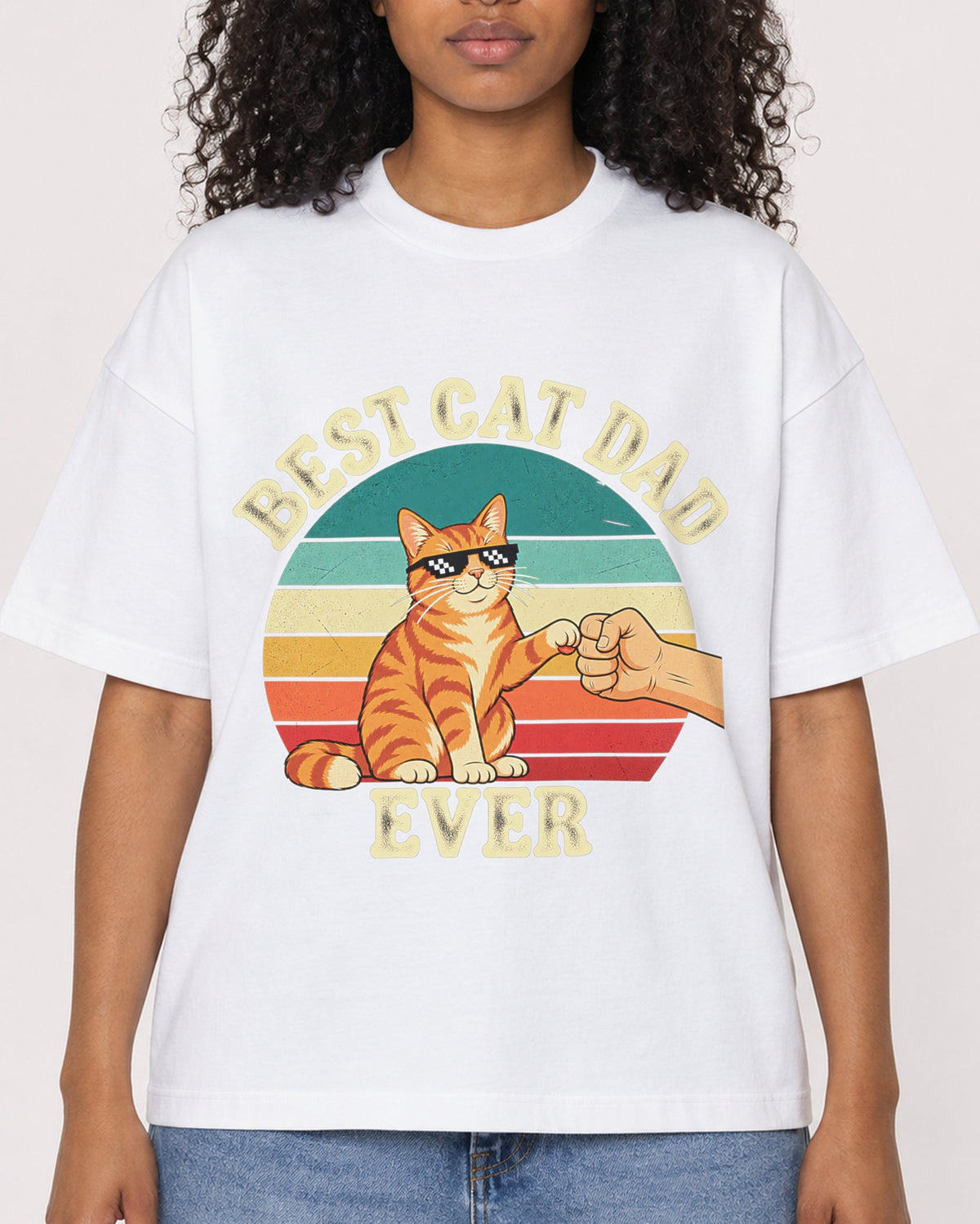 Mockup Boxy Heavyweight Tee White female close-up 05