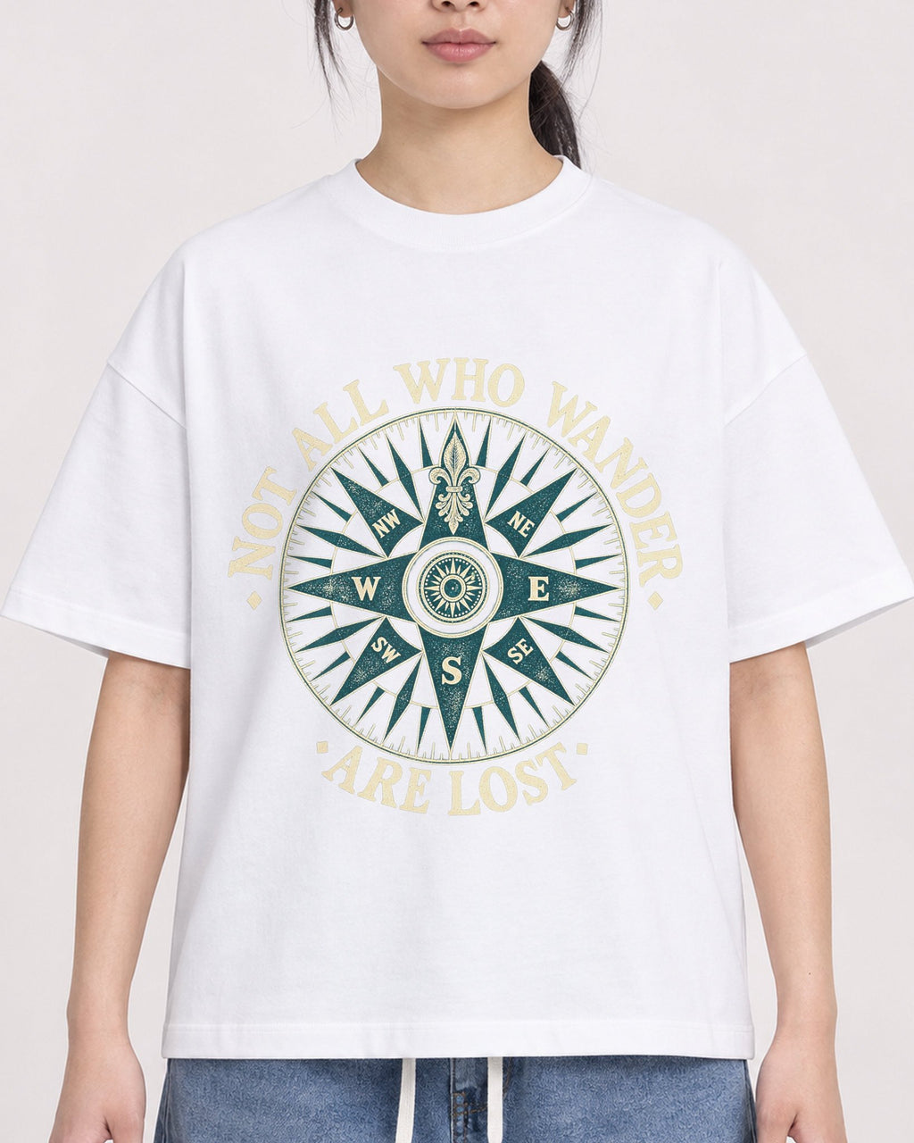 Mockup Boxy Heavyweight Tee White female close-up 21