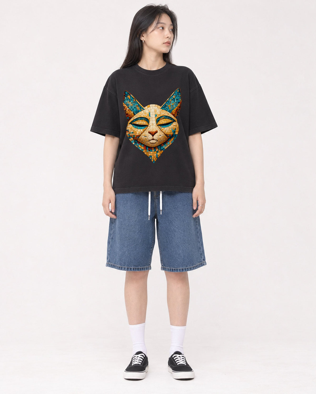 Mockup Boxy Heavyweight Tee Black female full-body 01