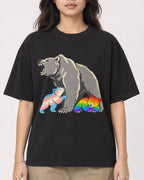 Mockup Boxy Heavyweight Tee Black female close-up 02