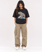 Mockup Boxy Heavyweight Tee Black female full-body 02