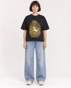 Mockup Boxy Heavyweight Tee Black female full-body 39