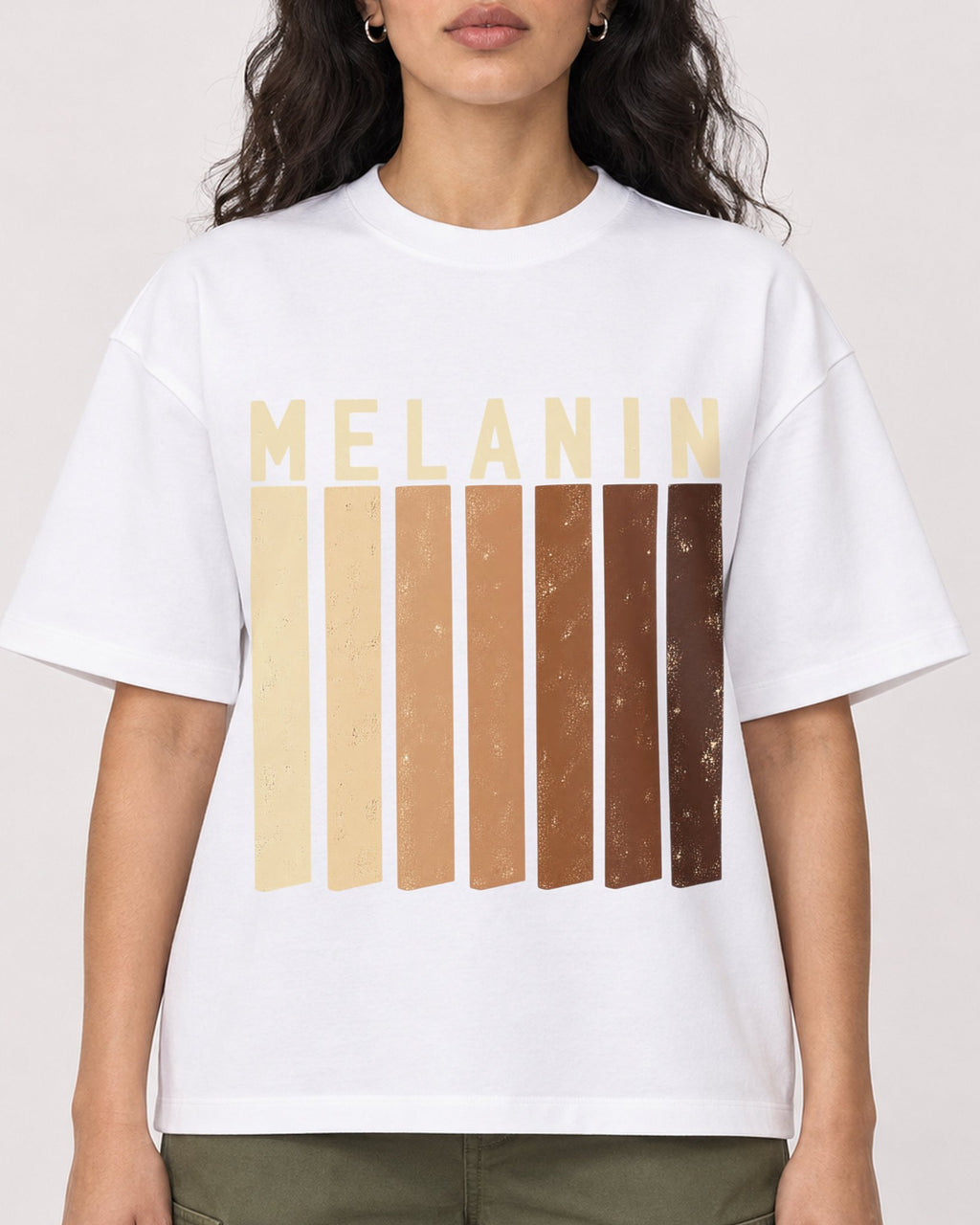 Mockup Boxy Heavyweight Tee White female close-up 07