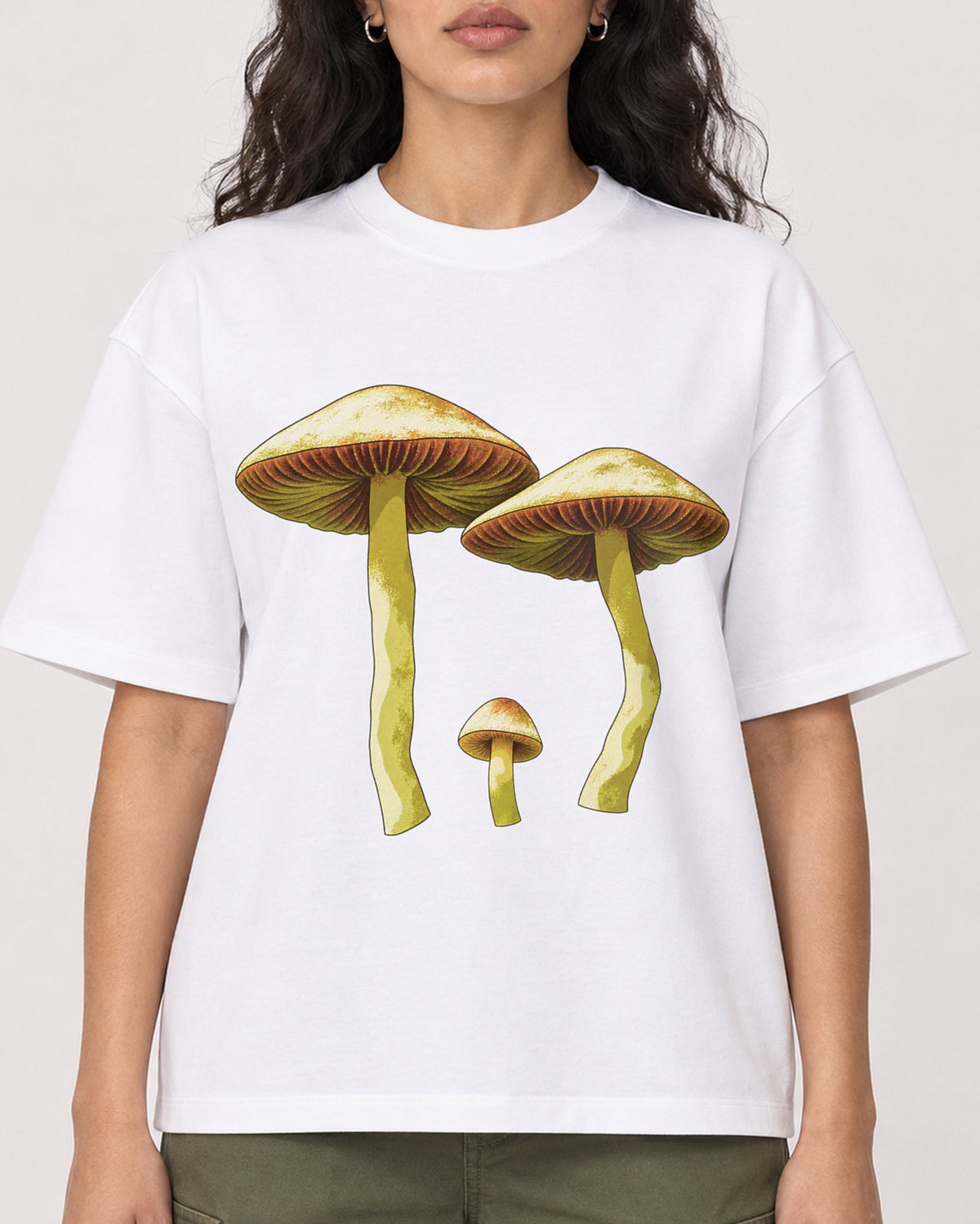 Mockup Boxy Heavyweight Tee White female close-up 07