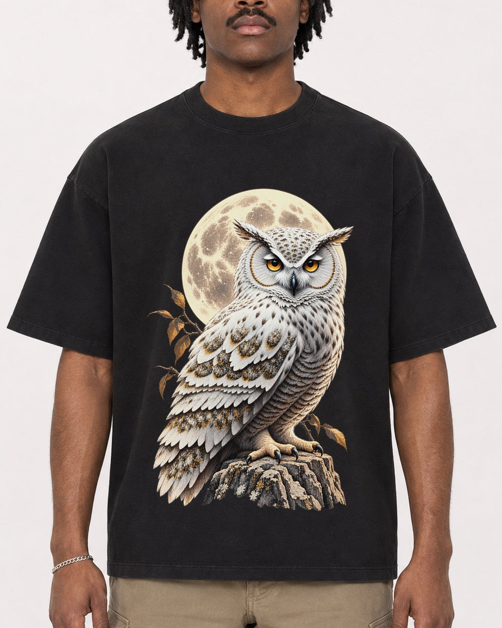 Mockup Boxy Heavyweight Tee Black male close-up 04