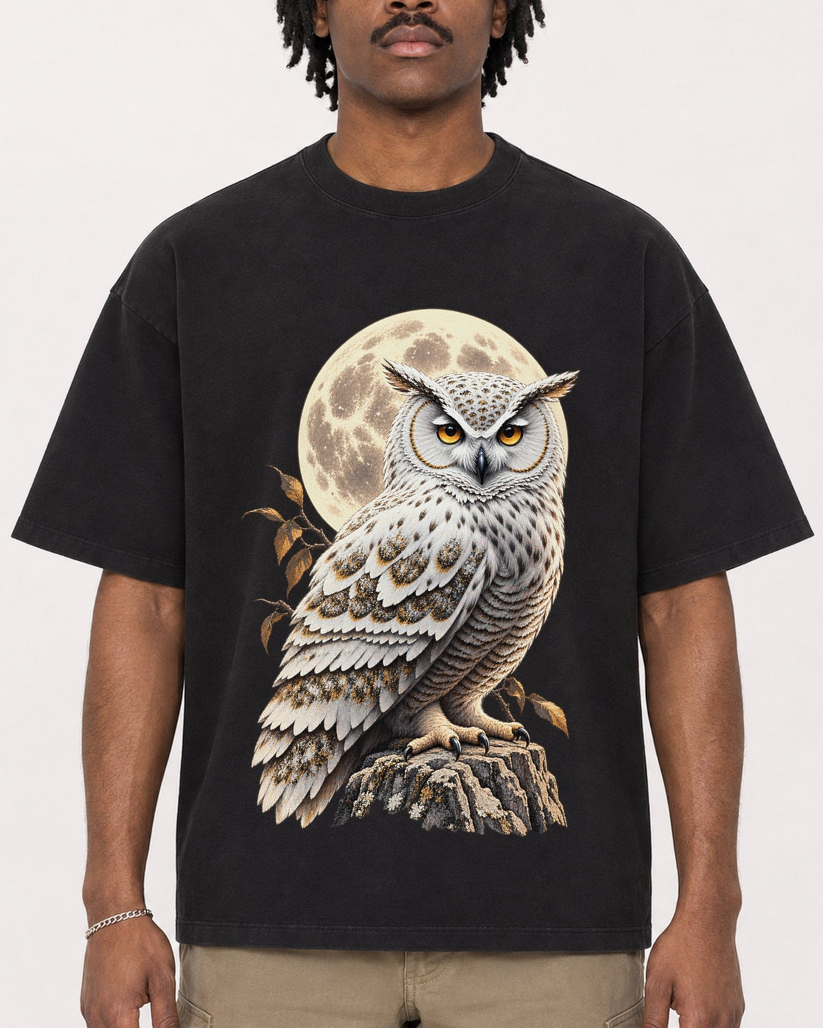 Mockup Boxy Heavyweight Tee Black male close-up 04