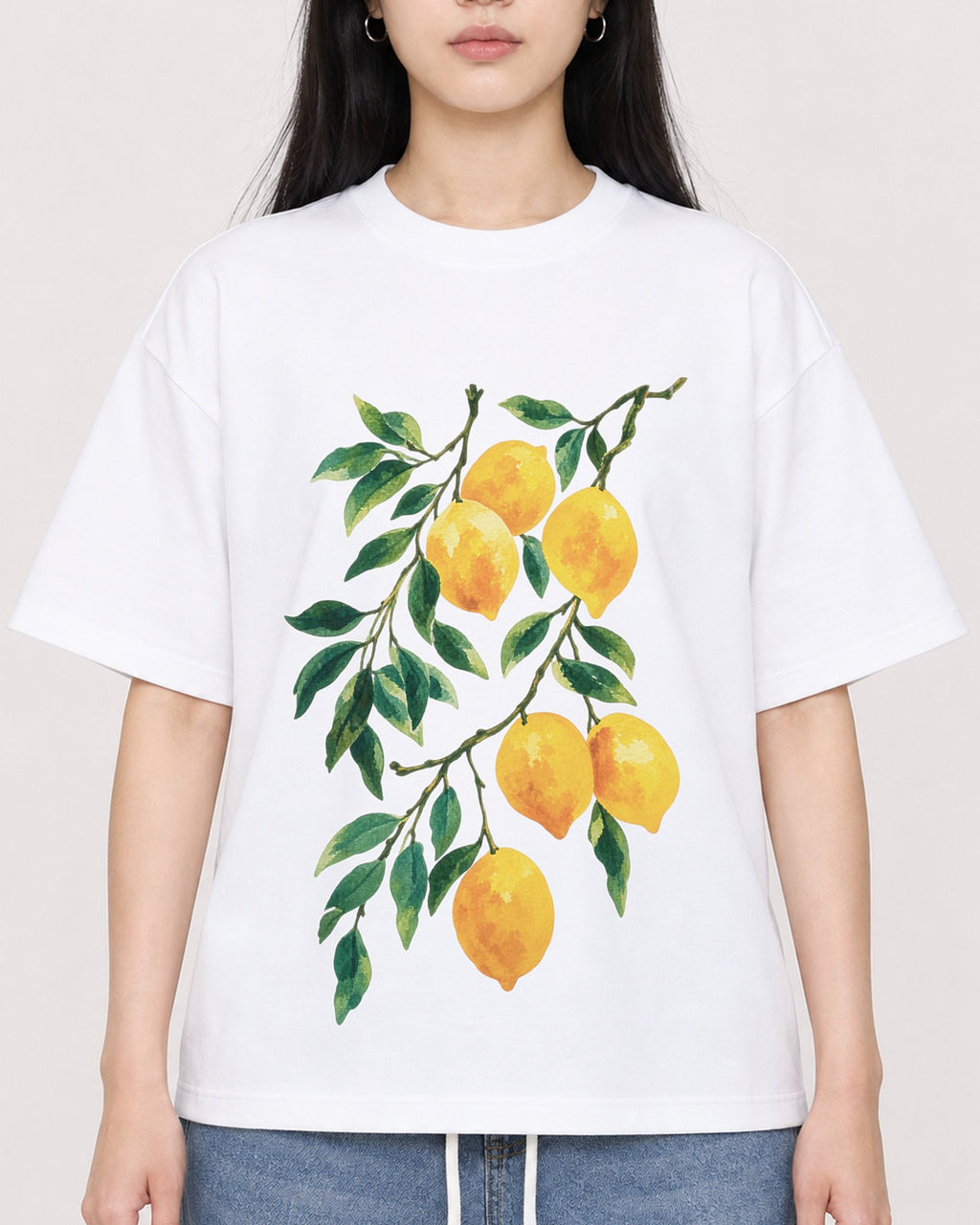 Mockup Boxy Heavyweight Tee White female close-up 01