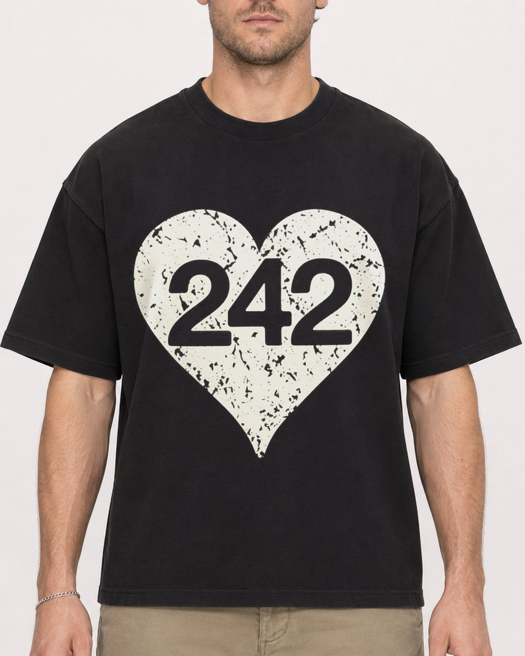 Mockup Boxy Heavyweight Tee Black male close-up 08