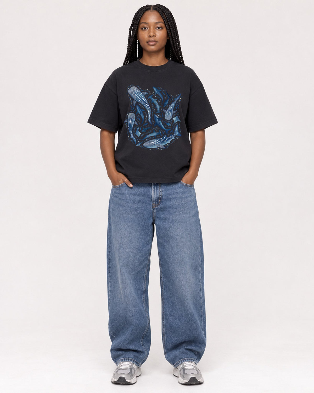 Mockup Boxy Heavyweight Tee Black female full-body 04