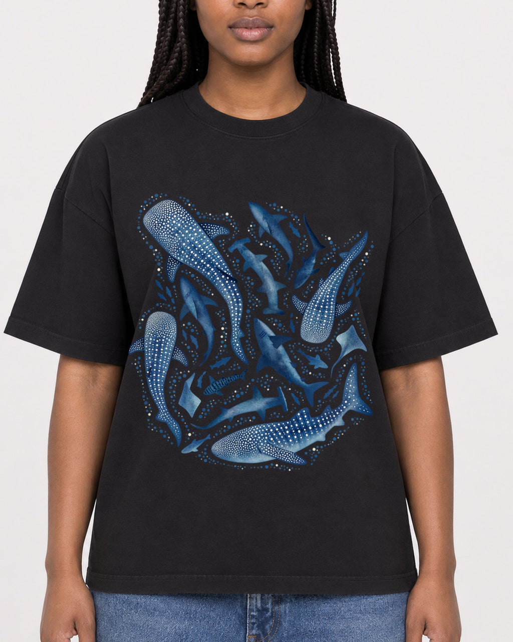 Mockup Boxy Heavyweight Tee Black female close-up 04