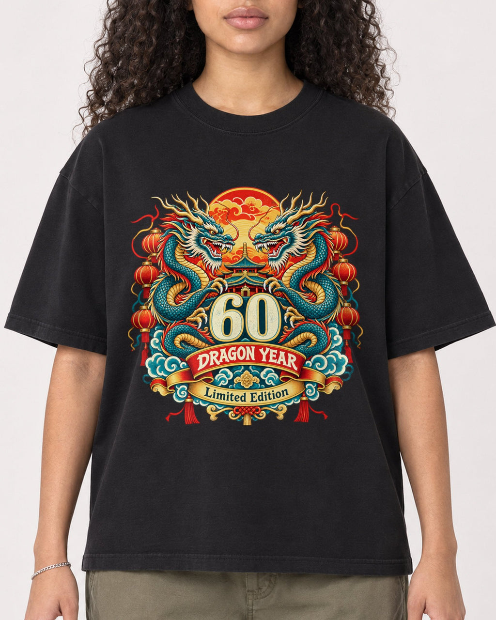 Mockup Boxy Heavyweight Tee Black female close-up 10