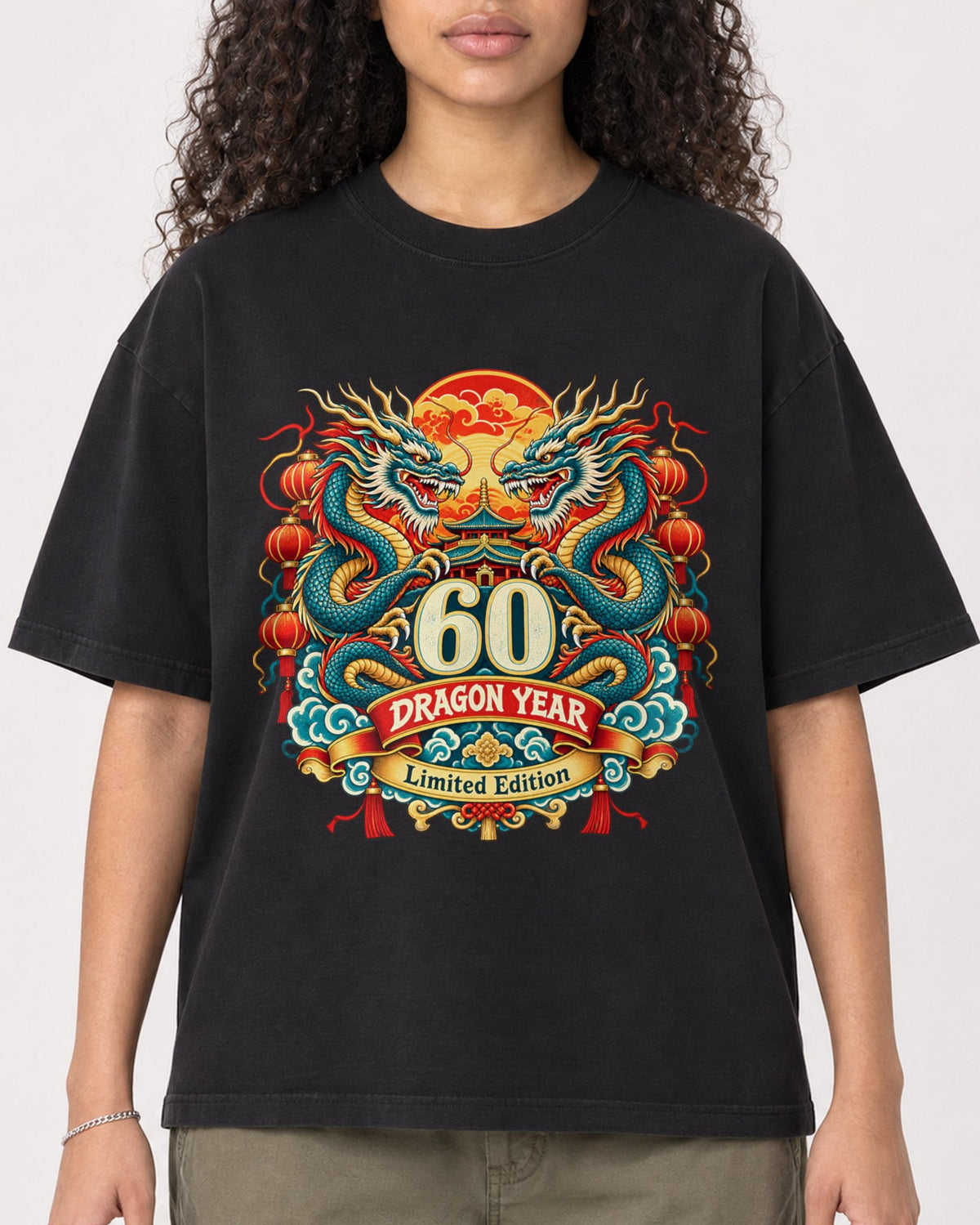 Mockup Boxy Heavyweight Tee Black female close-up 10