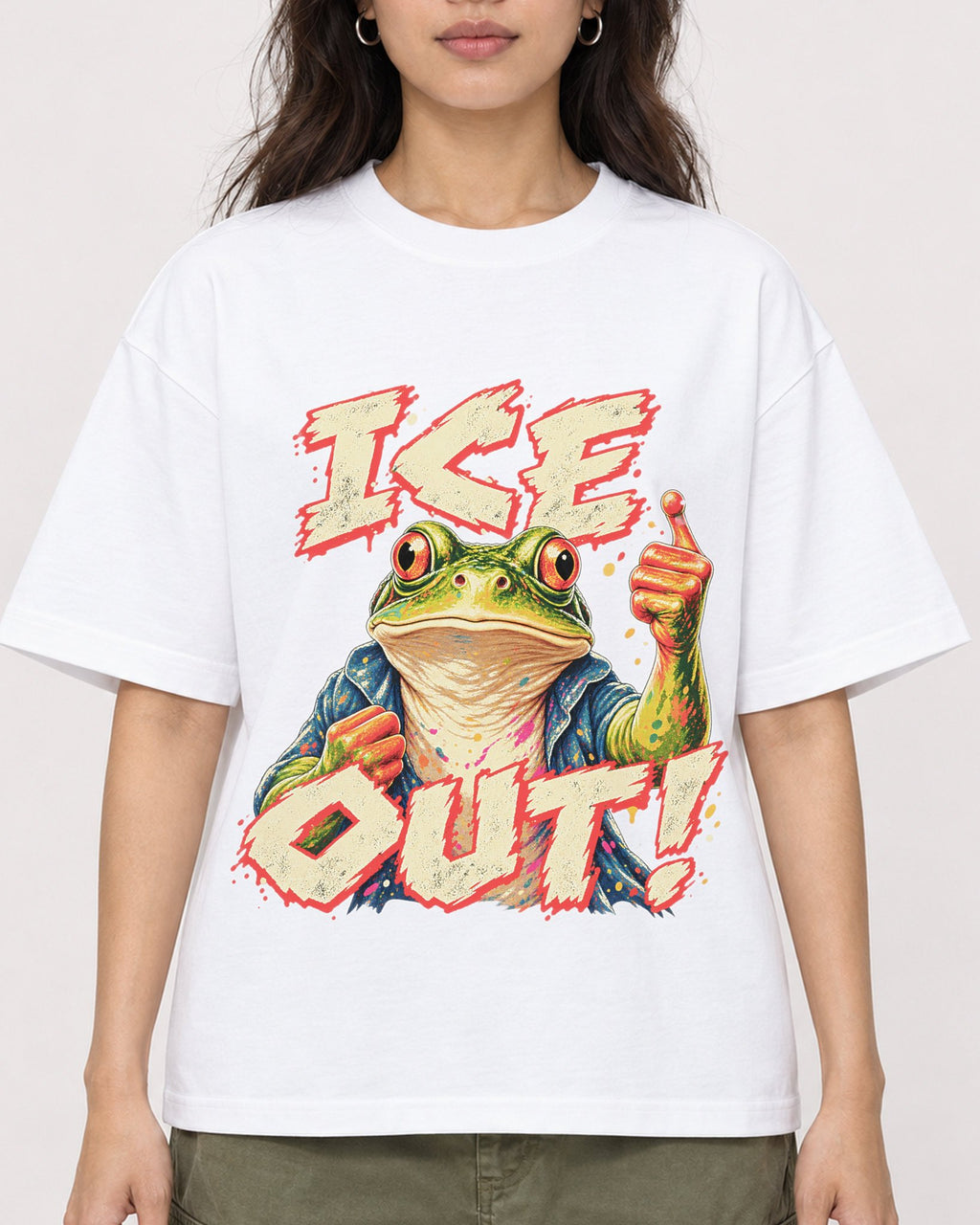 Mockup Boxy Heavyweight Tee White female close-up 02