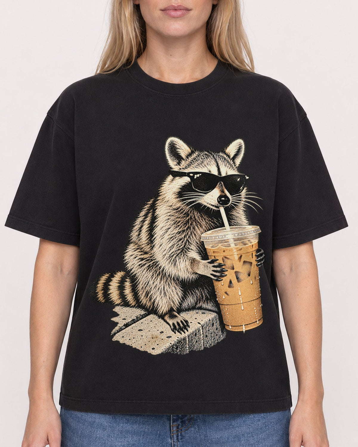 Mockup Boxy Heavyweight Tee Black female close-up 08