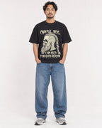 Mockup Boxy Heavyweight Tee Black male full-body 02