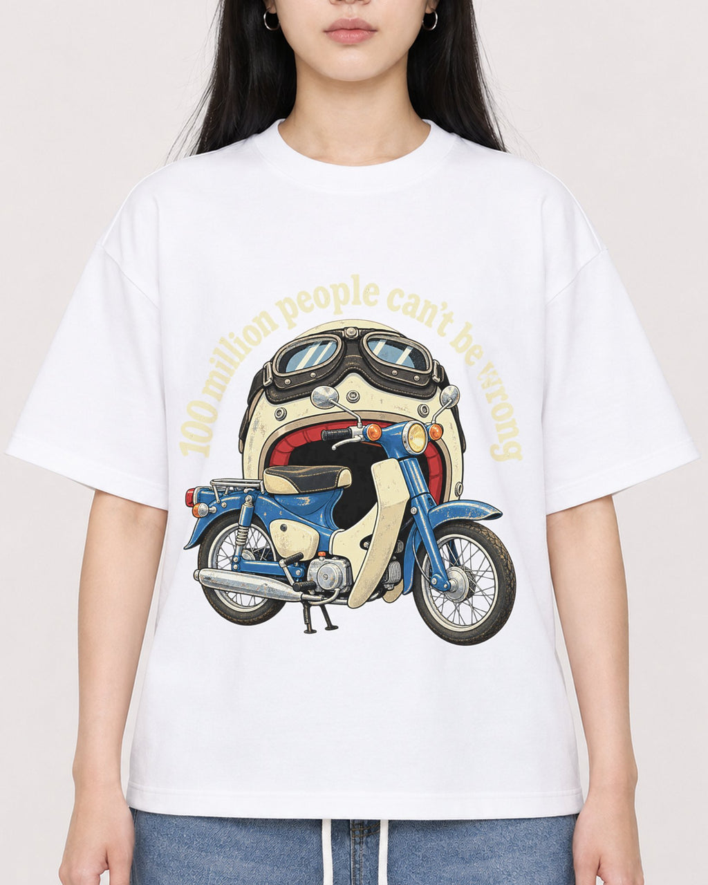 Mockup Boxy Heavyweight Tee White female close-up 01