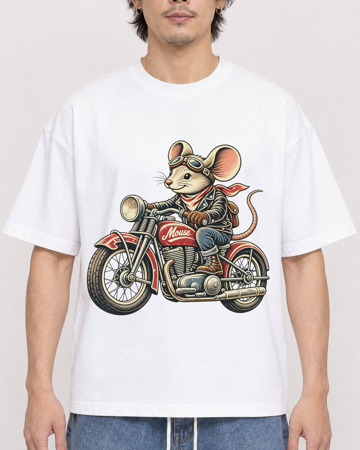 Mockup Boxy Heavyweight Tee White male close-up 03