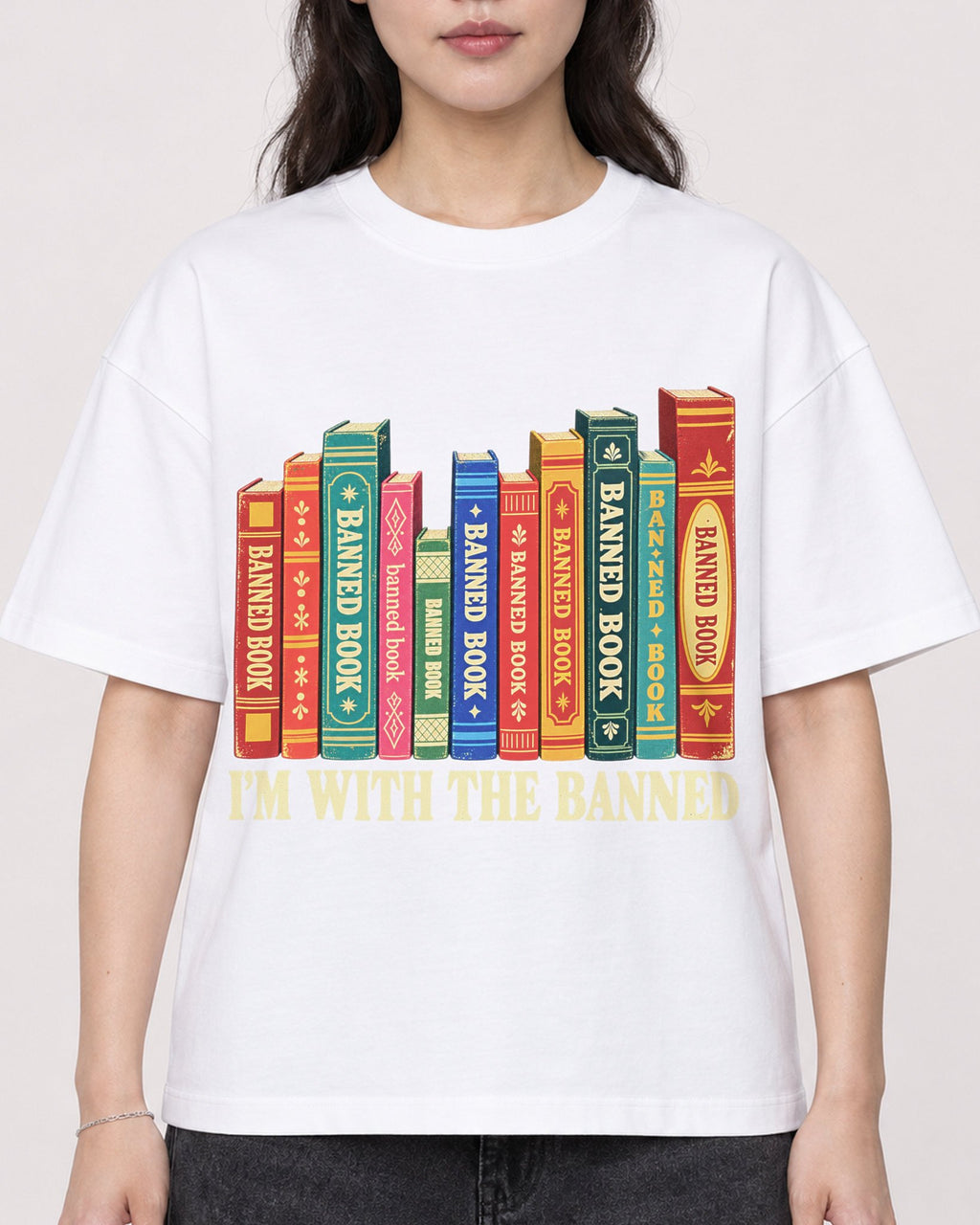 Mockup Boxy Heavyweight Tee White female close-up 03