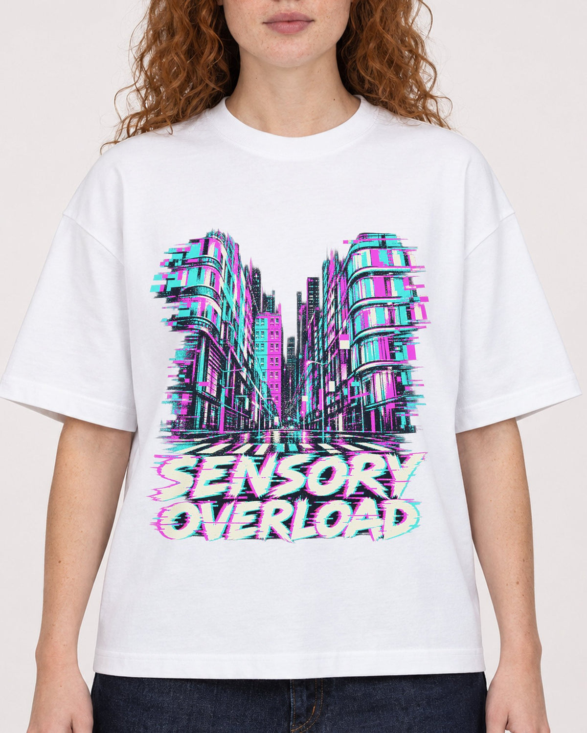 Mockup Boxy Heavyweight Tee White female close-up 09