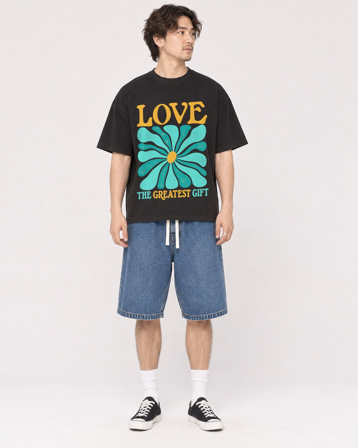 Mockup Boxy Heavyweight Tee Black male full-body 03