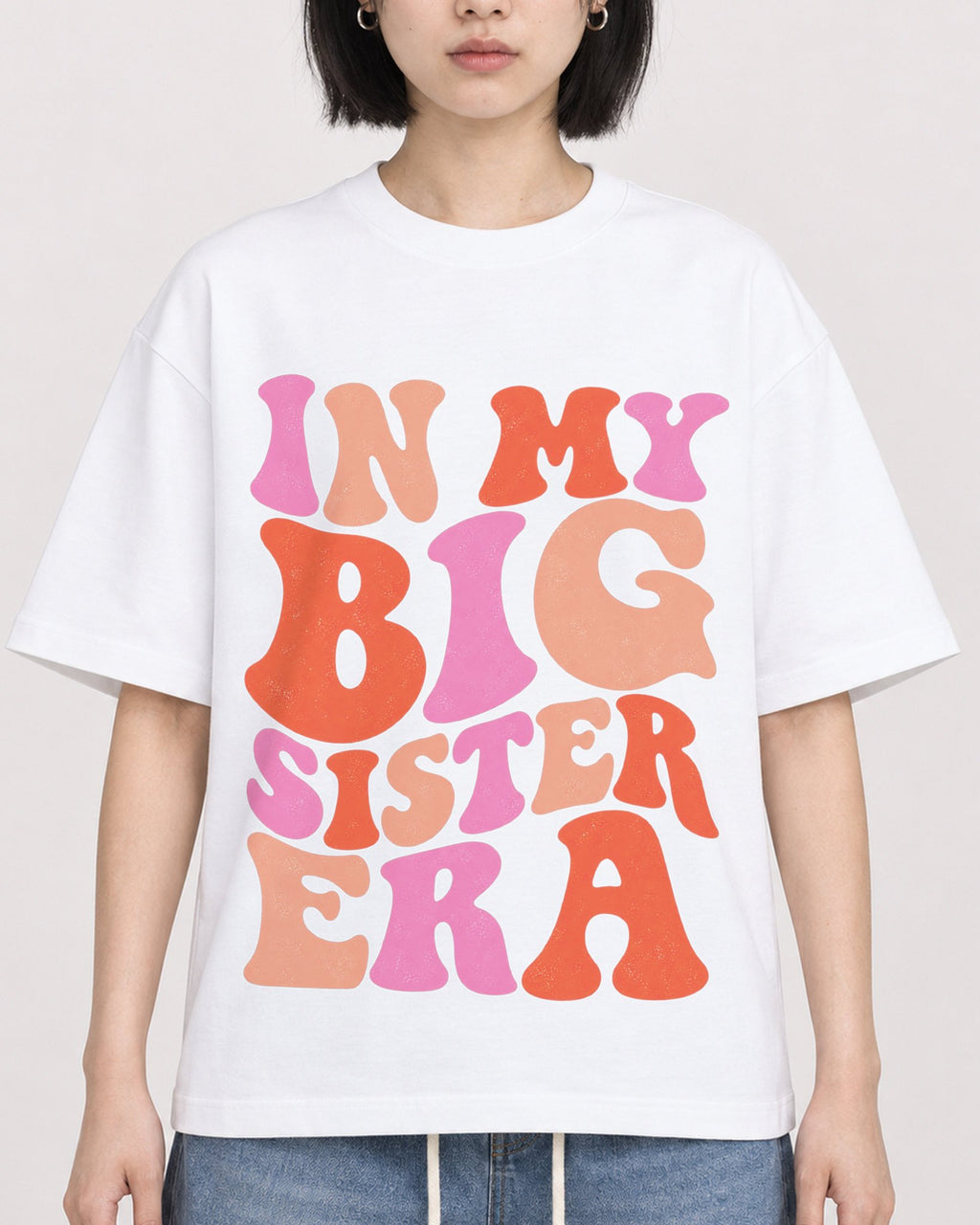 Mockup Boxy Heavyweight Tee White female close-up 11