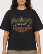 Mockup Boxy Heavyweight Tee Black female close-up 06