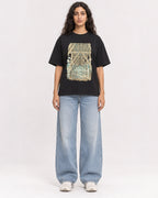 Mockup Boxy Heavyweight Tee Black female full-body 07