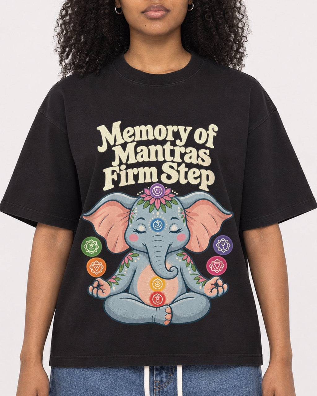 Mockup Boxy Heavyweight Tee Black female close-up 05