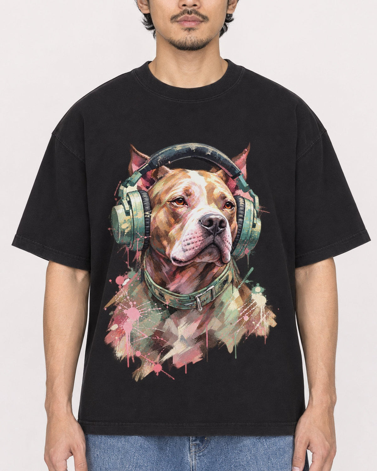 Mockup Boxy Heavyweight Tee Black male close-up 02