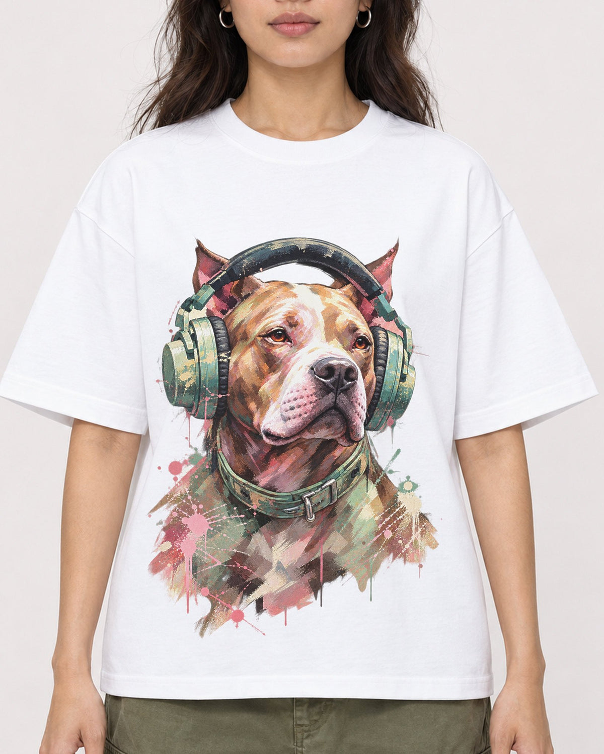 Mockup Boxy Heavyweight Tee White female close-up 02