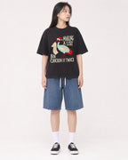 Mockup Boxy Heavyweight Tee Black female full-body 01