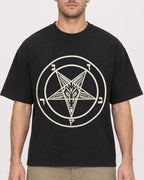 Mockup Boxy Heavyweight Tee Black male close-up 08