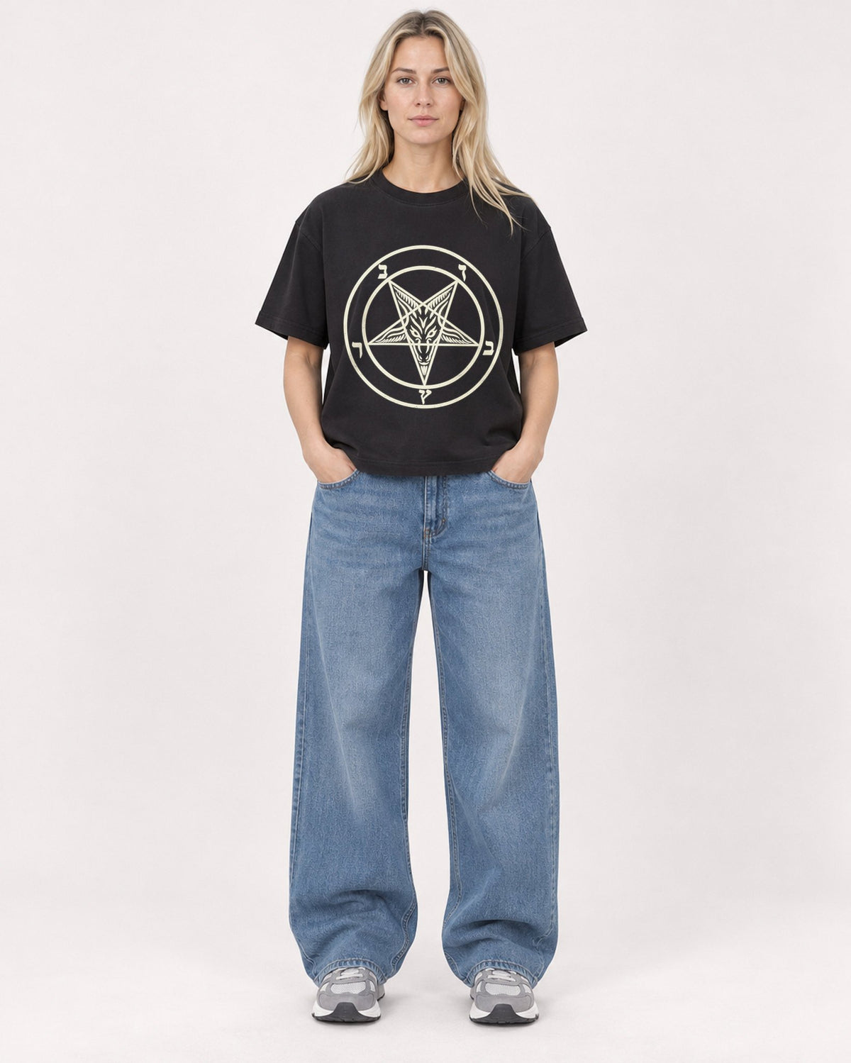 Mockup Boxy Heavyweight Tee Black female full-body 08